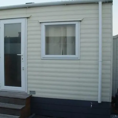 אתר קמפינג Stacaravan Nabij Ijmuiderstrand Aan Zee